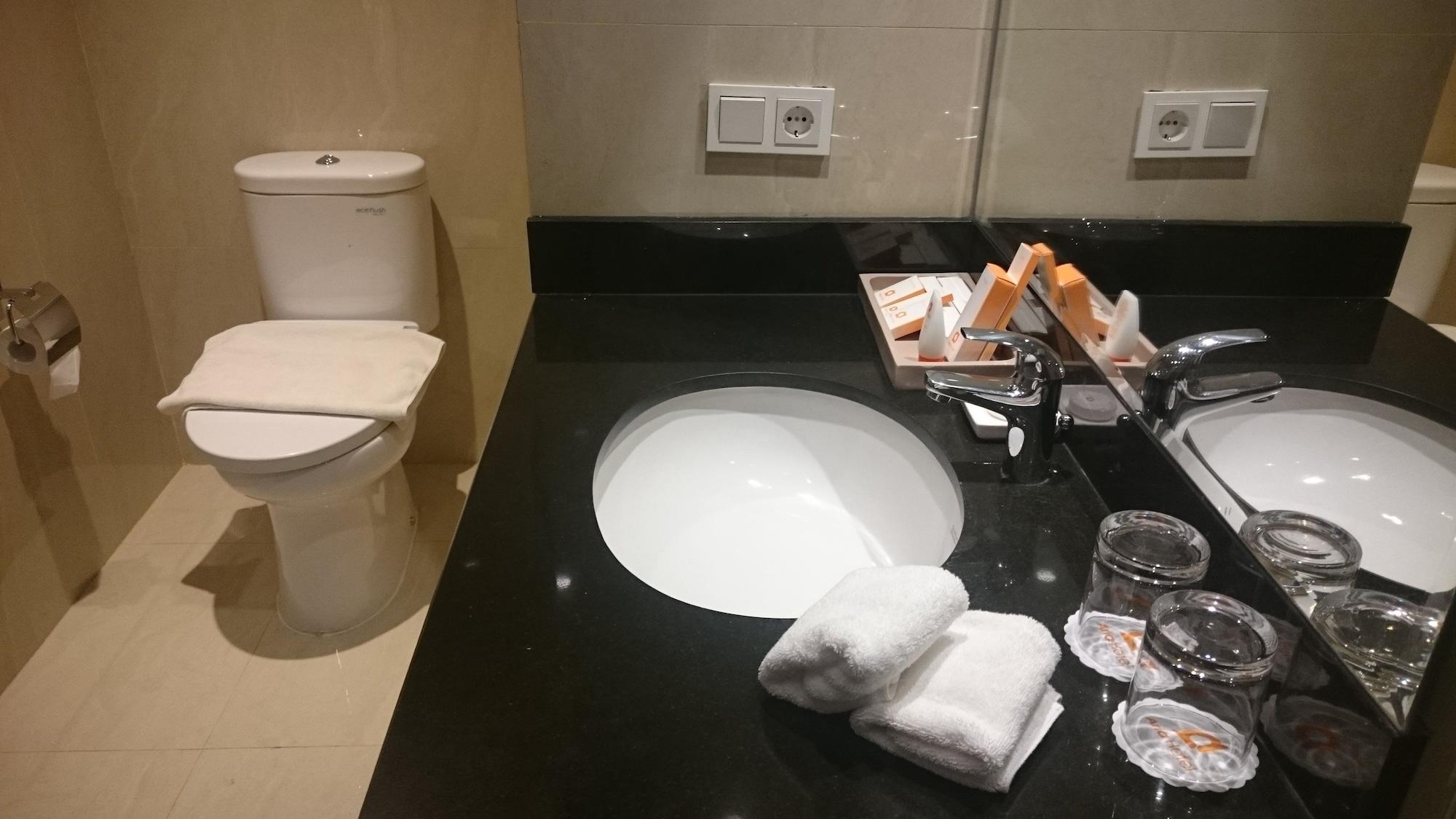 Aria Centra 4* Surabaya